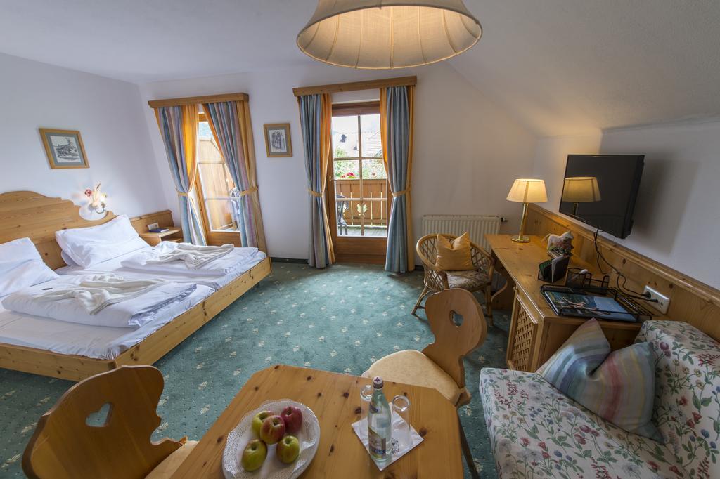 Gutshof Wolfgangsee Resort & Event Hotel Strobl Exterior photo